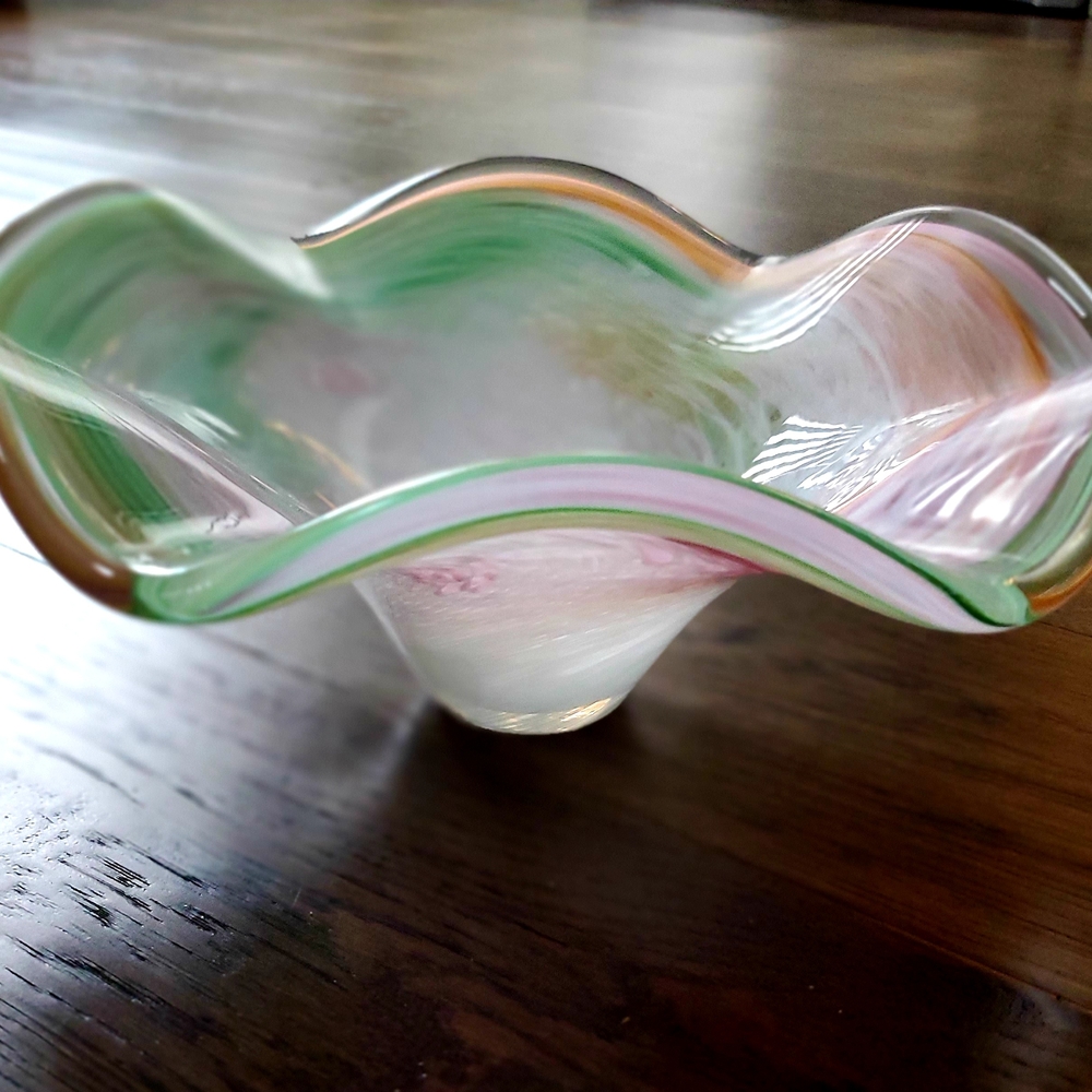 Elegant Pastel Colours Ruffle Bowl Wavy Edge Swirls Glass Art 10.5" Diameter
